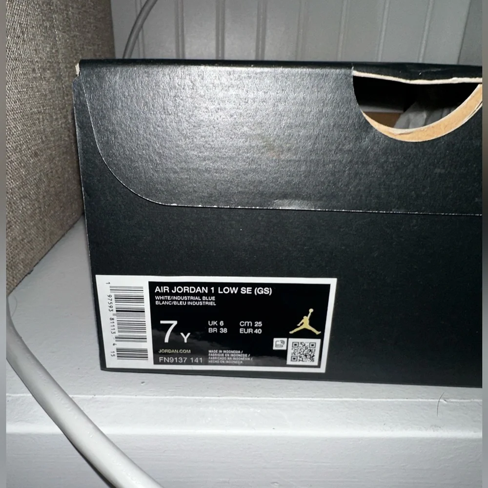 Air Jordan 1 Low SE | Industrial blue | GS size 7 | Womens 8.5 - Picture 9 of 9